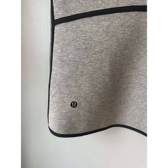 Lululemon Women’s Black Gray Insculpt Vest Hooded Reversible Jacket Size 4 - Picture 8 of 10